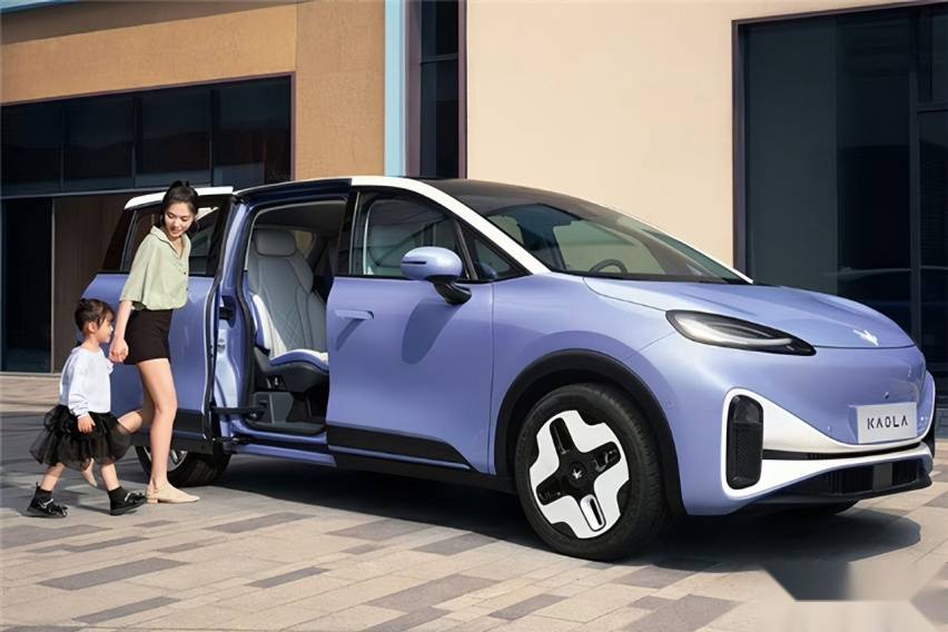 15萬內家用純電MPV 極狐考拉可能只有一個缺點