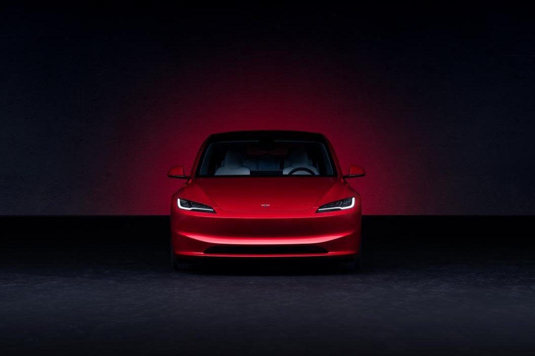 给“智能运动”一个精准定义：Model 3 焕新版来袭