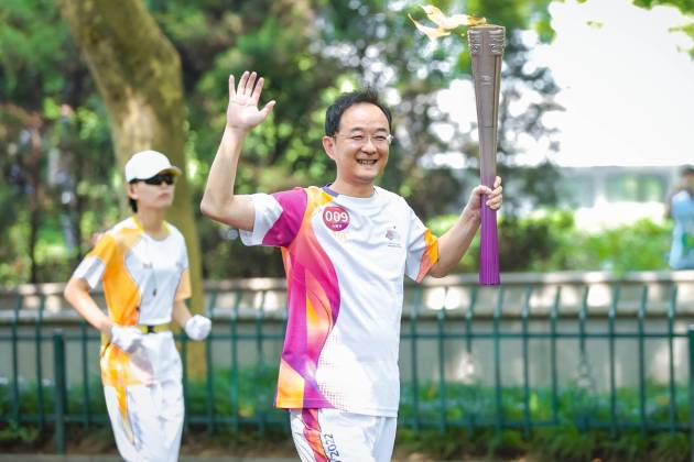 極氪智能護航火炬?zhèn)鬟f 中國品牌點亮亞運夢想