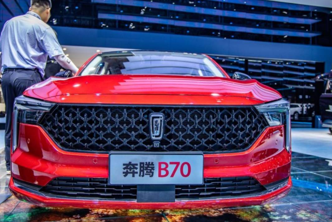 國產(chǎn)B級(jí)車的實(shí)力擔(dān)當(dāng)奔騰B70