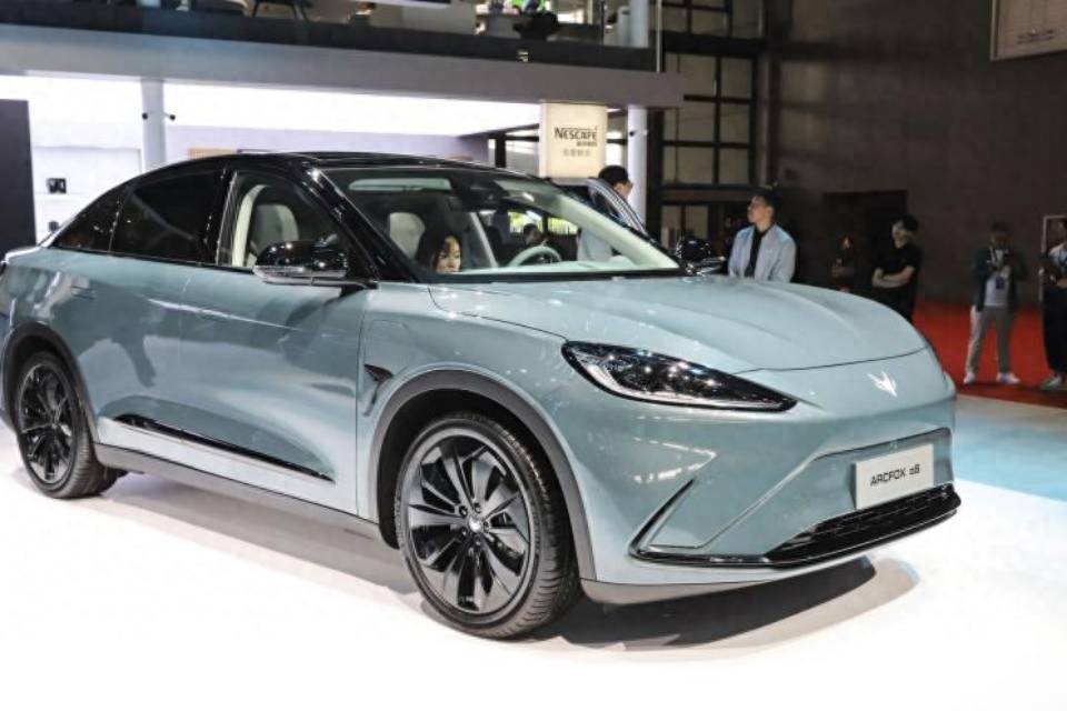 把森林氧吧搬到車上，極狐汽車森林版車型個性化程度拉滿