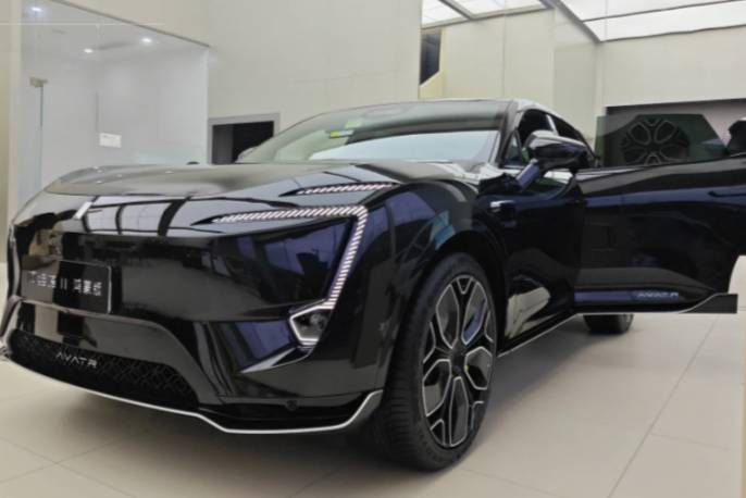 都是中大型SUV，阿維塔11鴻蒙版和智己LS7有何區(qū)別？