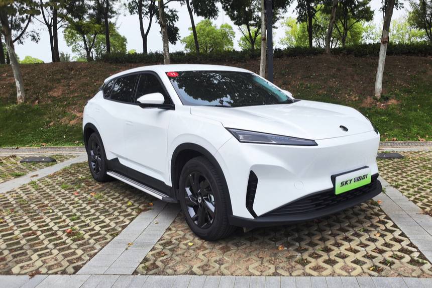 12萬(wàn)超電享受值嗎？試駕東風(fēng)風(fēng)神SKY EV01