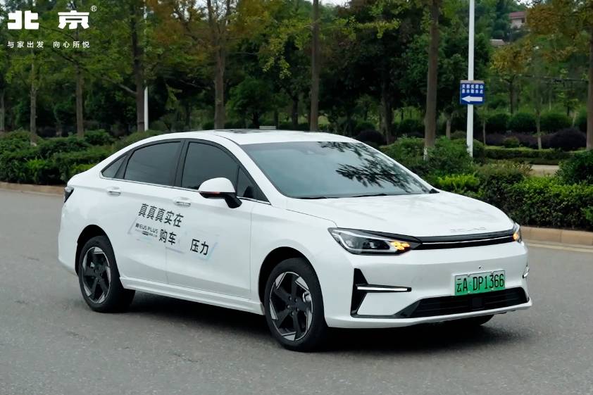 新款北京汽車EU5 PLUS落地春城 廣播電臺KOL試駕體驗