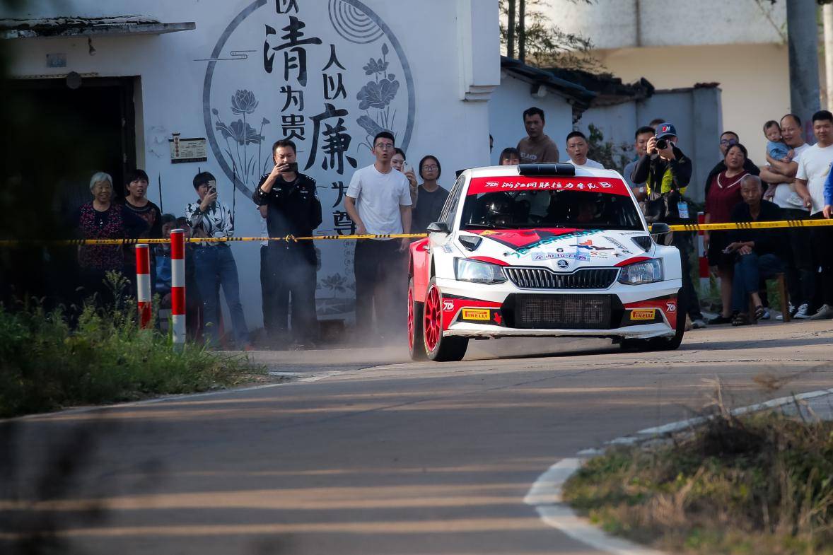 APRC/CRC龙游站次日：魔鬼赛道显威力  多名车手折戟