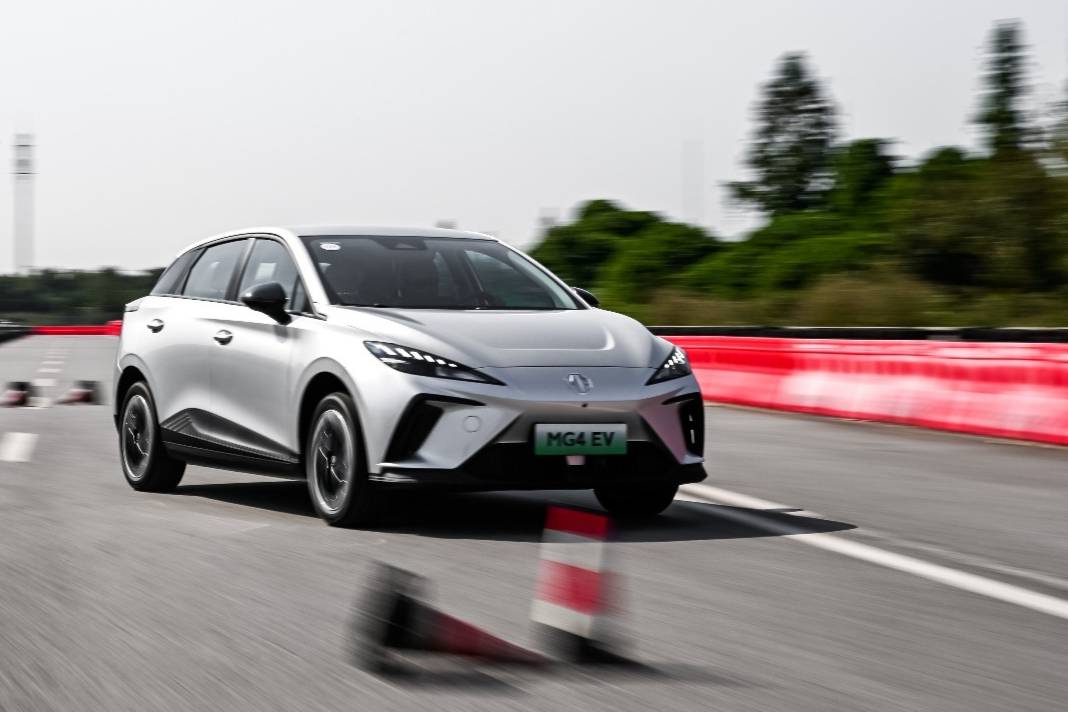 純電車也能帶給你純粹樂趣？ MG4 EV場(chǎng)地試駕體驗(yàn)
