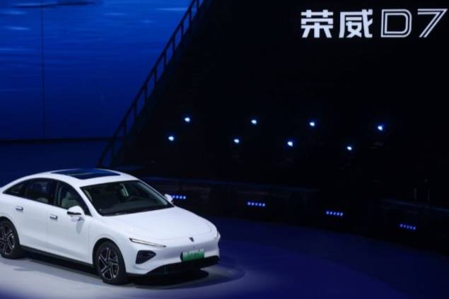 《重要战略转型：上汽荣威发力新能源车，荣威D7上市》