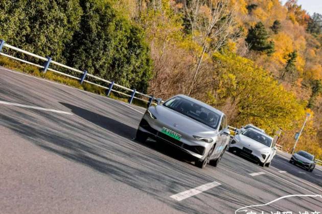上汽榮威D7EV/DMH,重新定義汽車標(biāo)桿