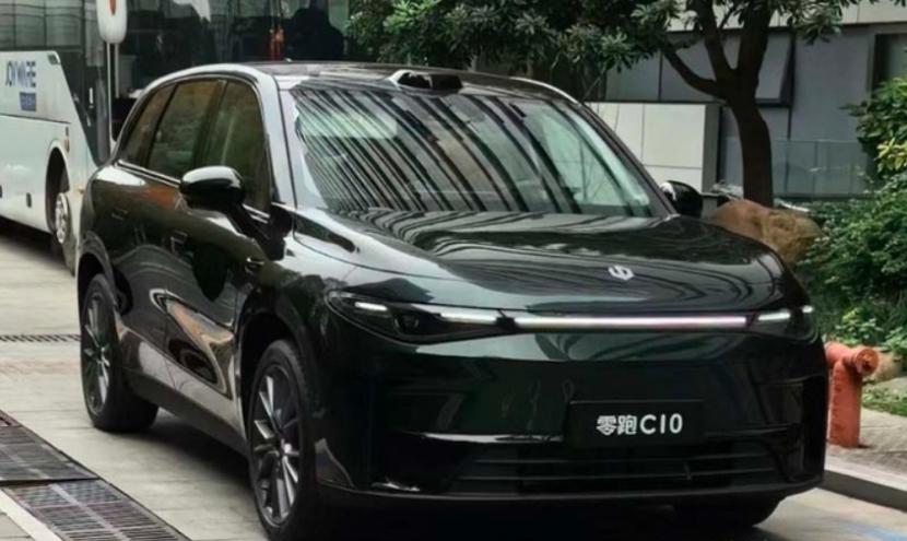 零跑C10试驾车到店 预计售价14