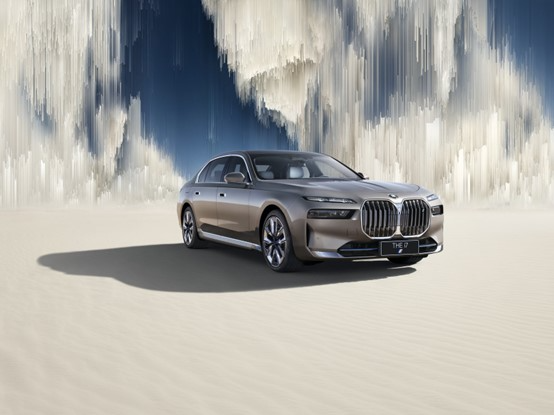 创新纯电动BMW i7，豪华感受与可持续发展的完美结合
