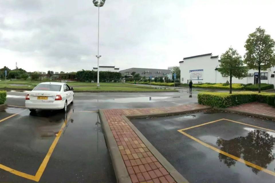細談:坡道定點停車和起步