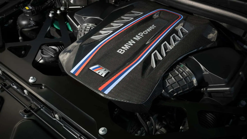 宝马M-POWER坚持使用大V8发动机，是否能在销量上领先奔驰AMG？