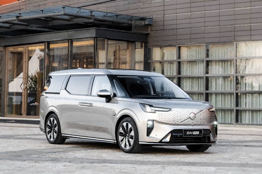 豪華市場(chǎng)首款純電MPV，售81.8萬，實(shí)拍沃爾沃EM90