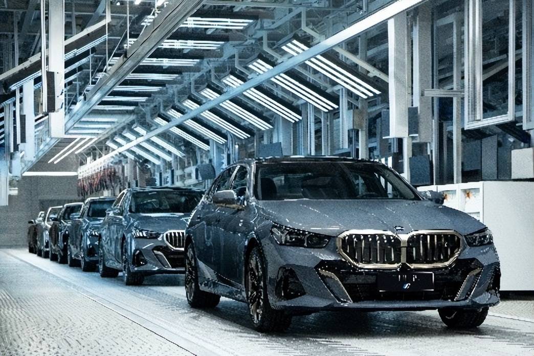 超越行业的标准 淬炼全新BMW 5系长轴距版至臻豪华品质