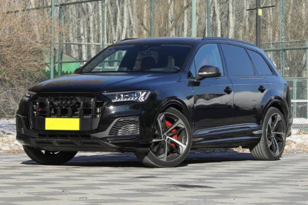 V8純?nèi)加托阅躍UV！奧迪SQ7暗夜騎士版上市