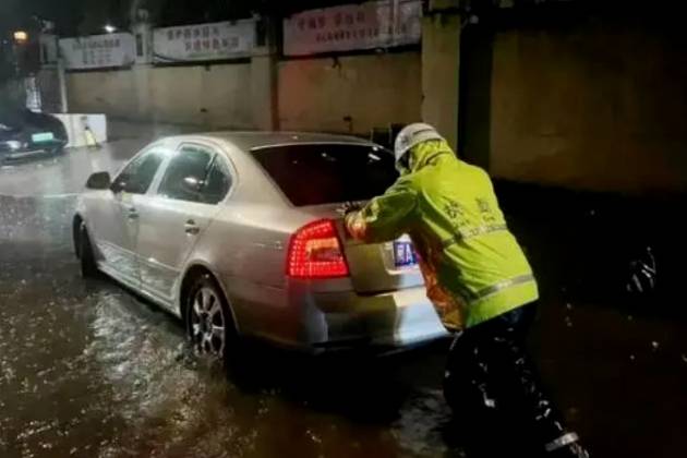 暴雨過后，愛車被泡水了，保險都能賠嗎？這些情況不一定！