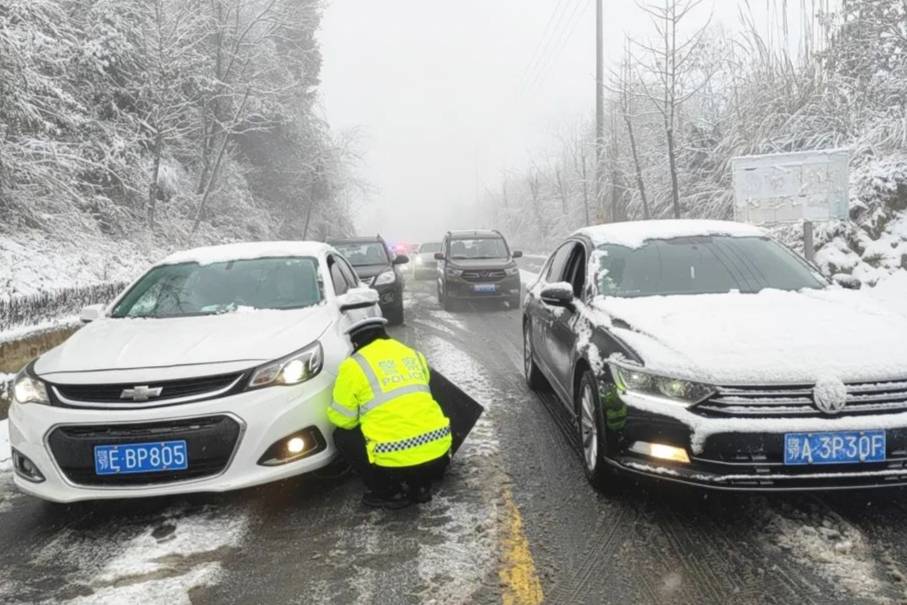 雨雪冰凍天氣來襲，想開電動車回老家過年的，最好記住這幾點