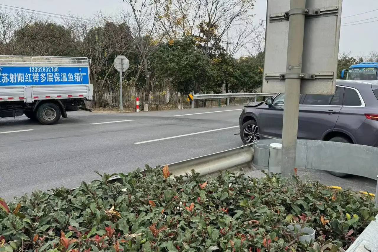 創維汽車好質量，車禍后居然才受這么點傷