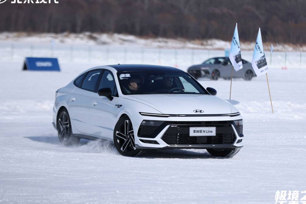 第十一代 索纳塔征服冰雪，和漠河来一场硬核约会