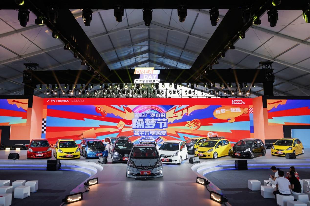 無限MUGEN雙車上市,不改就很帥!
