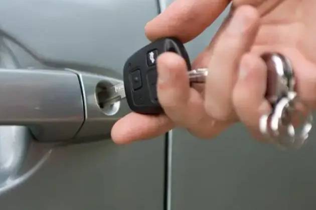 抵押车买来换全车锁是否安全了