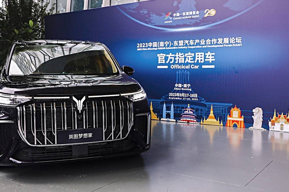 嵐圖汽車成為“武林風開播20周年慶典賽” 官方唯一指定用車