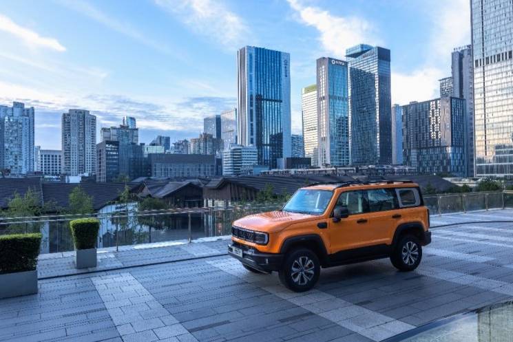 北京汽車全新BJ40刀鋒英雄版開啟預售，刀鋒雙雄，登鋒越極