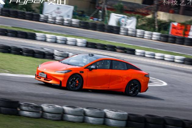 25萬級(jí)純電轎車怎么選？什么才是真標(biāo)配？