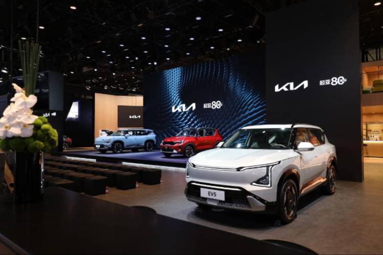 EV5领衔亮相，起亚新产品新技术闪耀北京车展