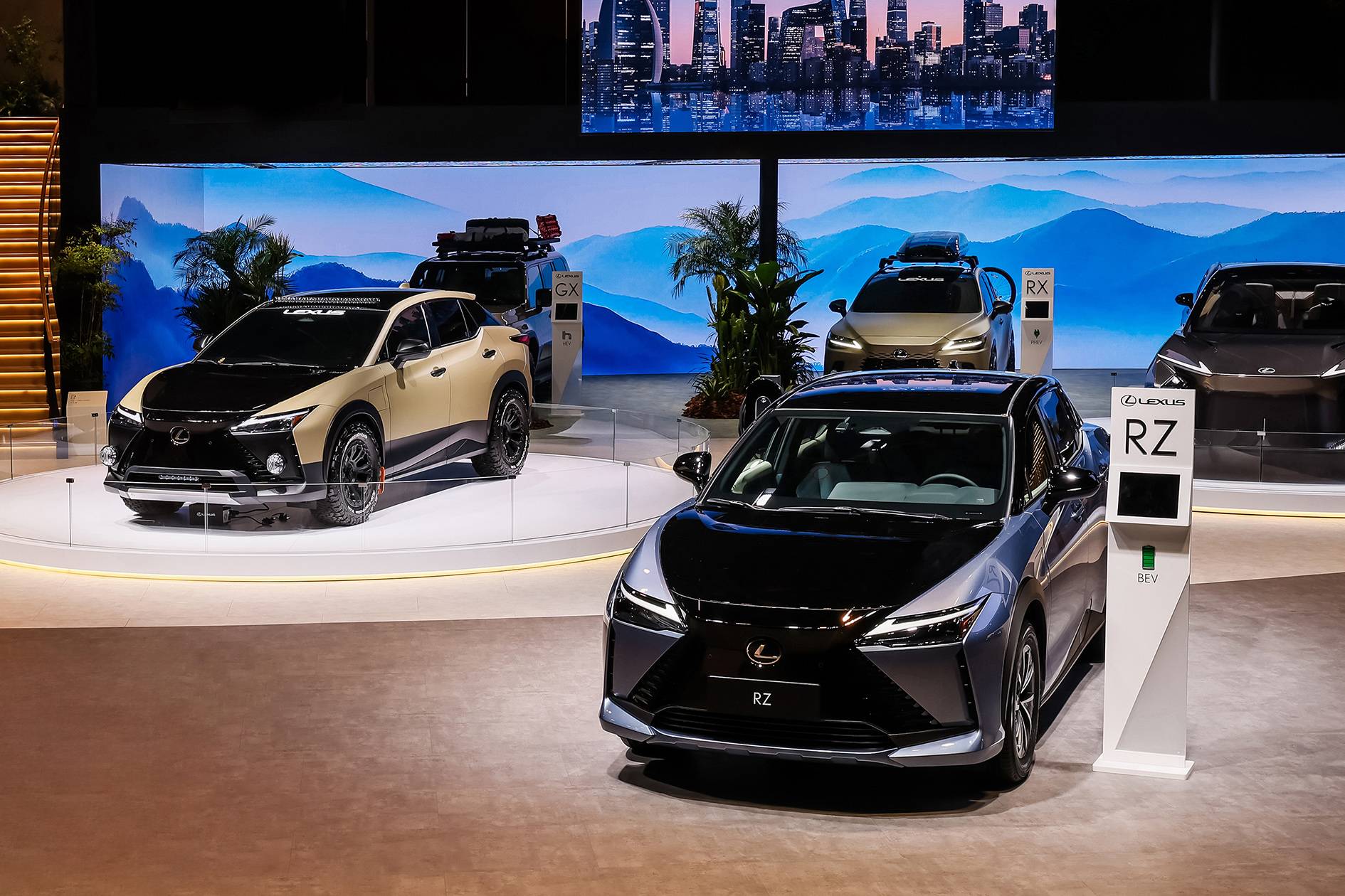 LEXUS雷克薩斯攜多款明星車(chē)型亮相2024北京車(chē)展