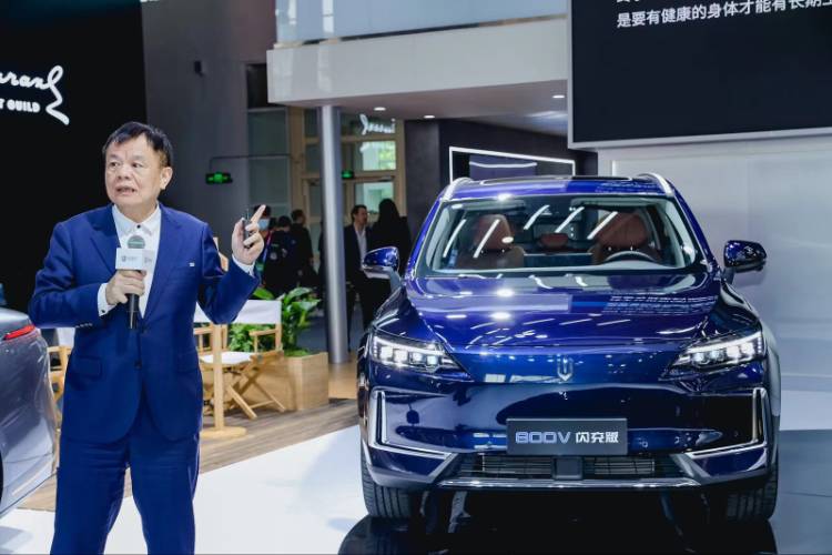 開啟移動(dòng)補(bǔ)能新時(shí)代 創(chuàng)維汽車超充車型亮相2024北京車展