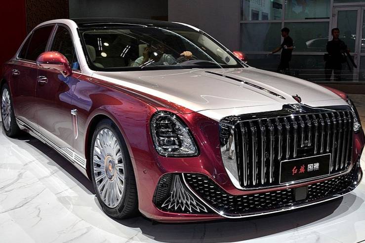 競爭邁巴赫S580e？紅旗國雅D級(jí)行政轎車北京車展發(fā)布