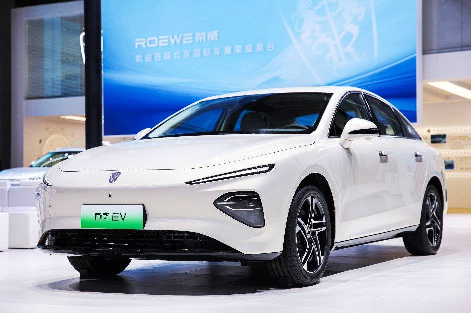 12萬級最強混動SUV”榮威D5X DMH開啟預售