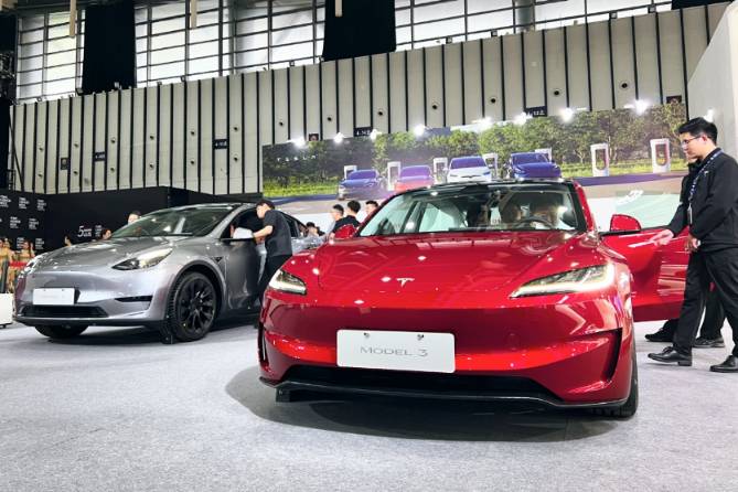 特斯拉Model 3高性能版首现南京 就在南京国际汽车博览会