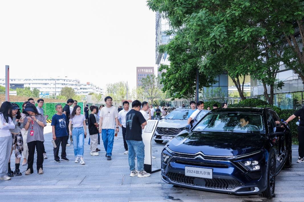 提升服務網絡覆蓋度 神龍汽車與京東汽車戰略簽約