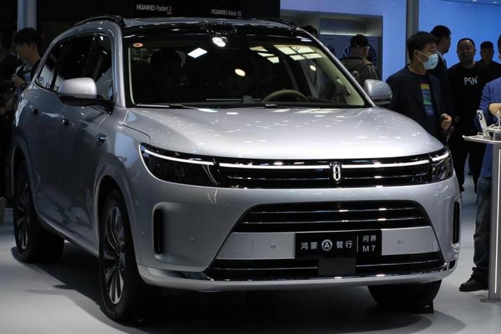 余承东称华为汽车业务第一季度已盈利，并评价小米汽车
