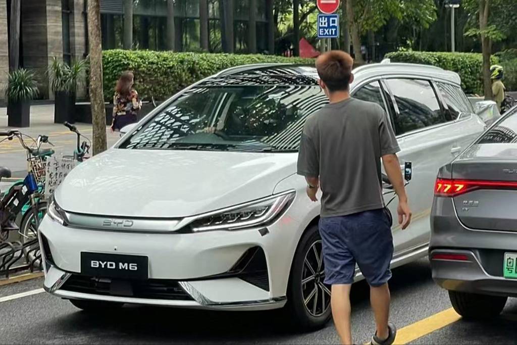 “宋MAX”升級版？聊聊比亞迪全新M6實車首曝