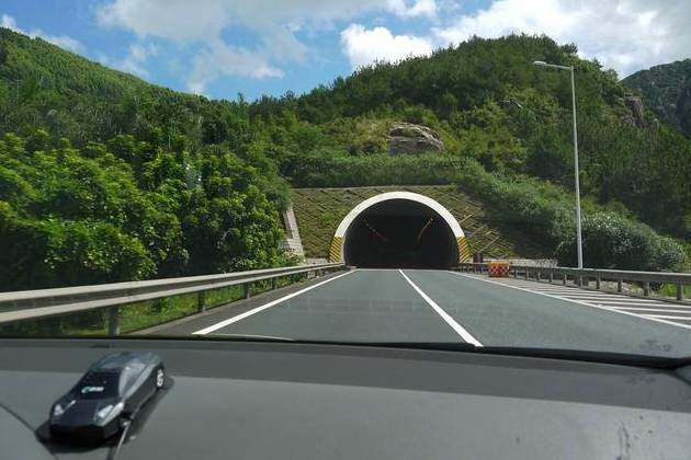 高速公路隧道行車，這些知識點一定得掌握