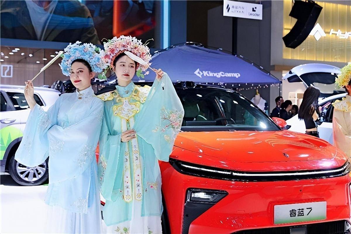 睿藍(lán)7高光亮相重慶車(chē)展，“重慶造”的價(jià)值大戰(zhàn)打響
