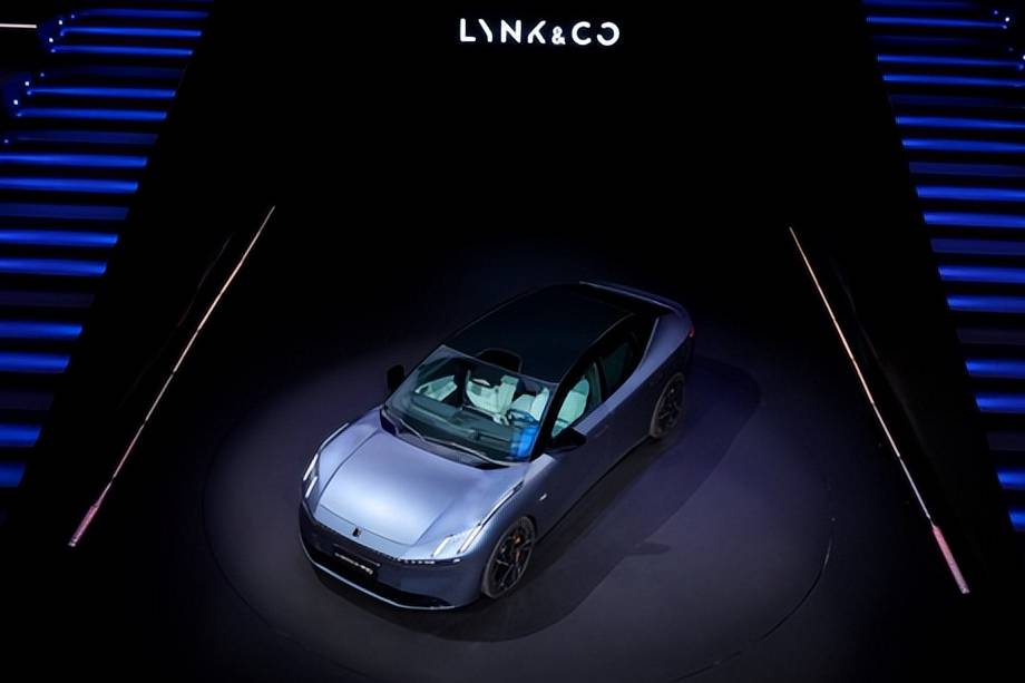 前幾日，領(lǐng)克首款純電轎車(chē)Z10在瑞典哥德堡亮相！