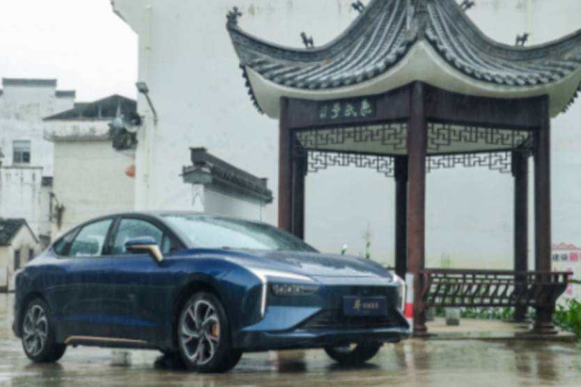 洞察市場(chǎng)走向，完美解構(gòu)用之美江鈴新能源羿松煙黛墨典藏版登場(chǎng)