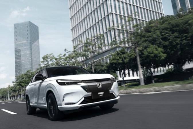 何為純電車型的運動感，e:NP1極湃1給出不一樣的答案