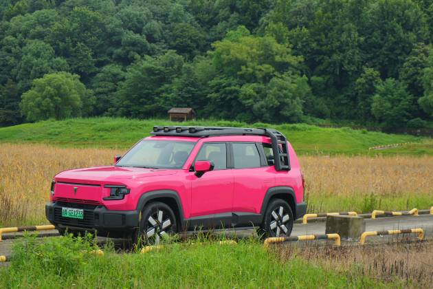 深藍G318限定粉色車衣坐陣Twins演唱會喚起青春向往
