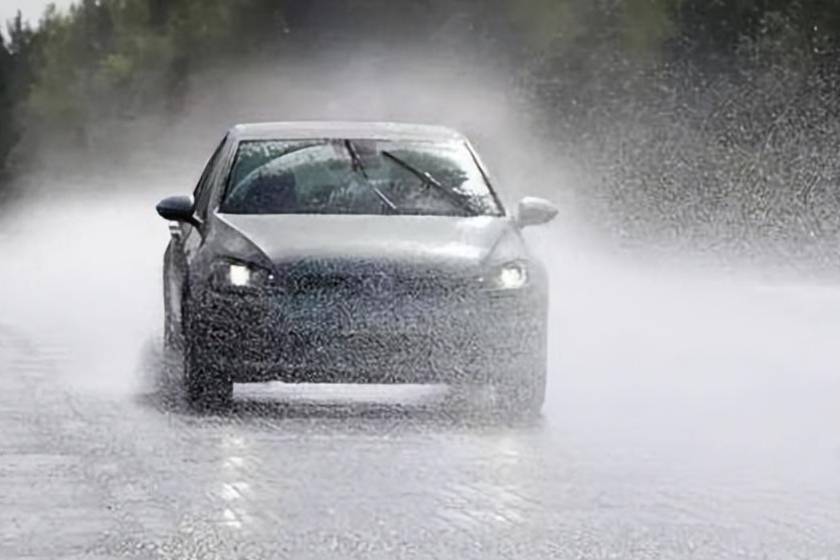 多地暴雨，車主怎么做才能不“破防”？