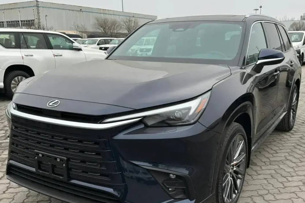 雷克薩斯TX實車曝光：豪華SUV，配2.4T發(fā)動機和頂級內(nèi)飾