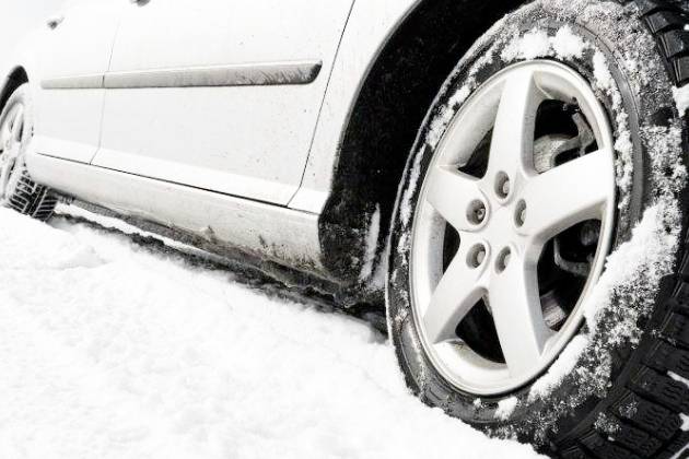 雨雪冰凍路用車指南：出行前要準備，行駛中要注意，行駛后要檢查