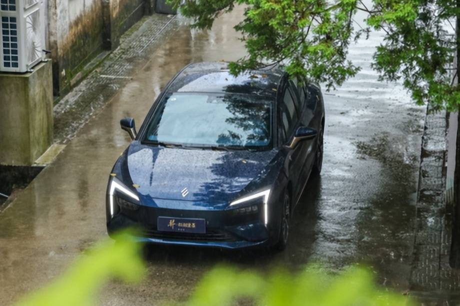 車圈國潮風再次襲來，江鈴集團新能源羿·松煙黛墨典藏版登場