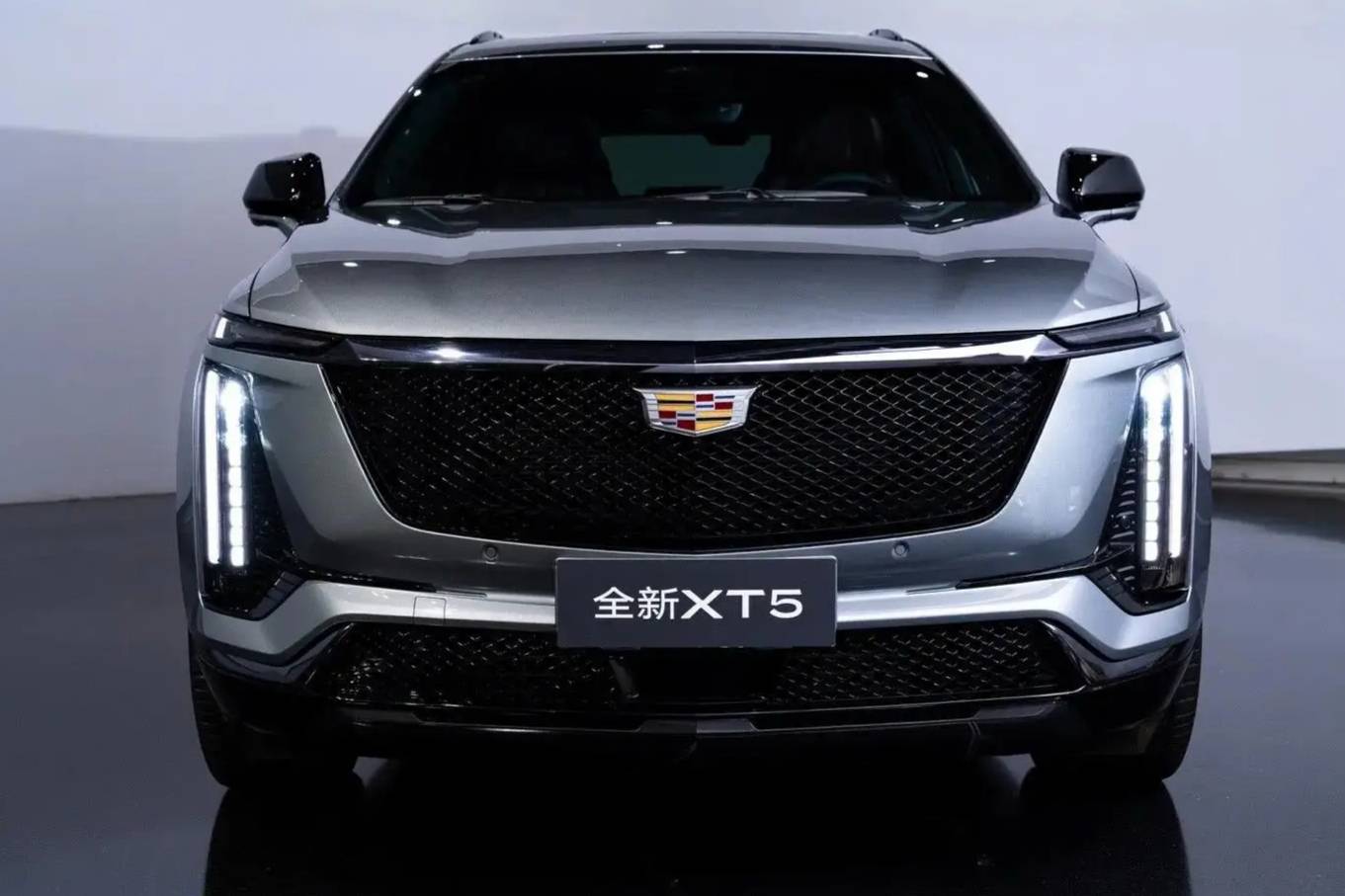 里外都升級,全新凱迪拉克XT5近期發布,車身加長,配2.0T