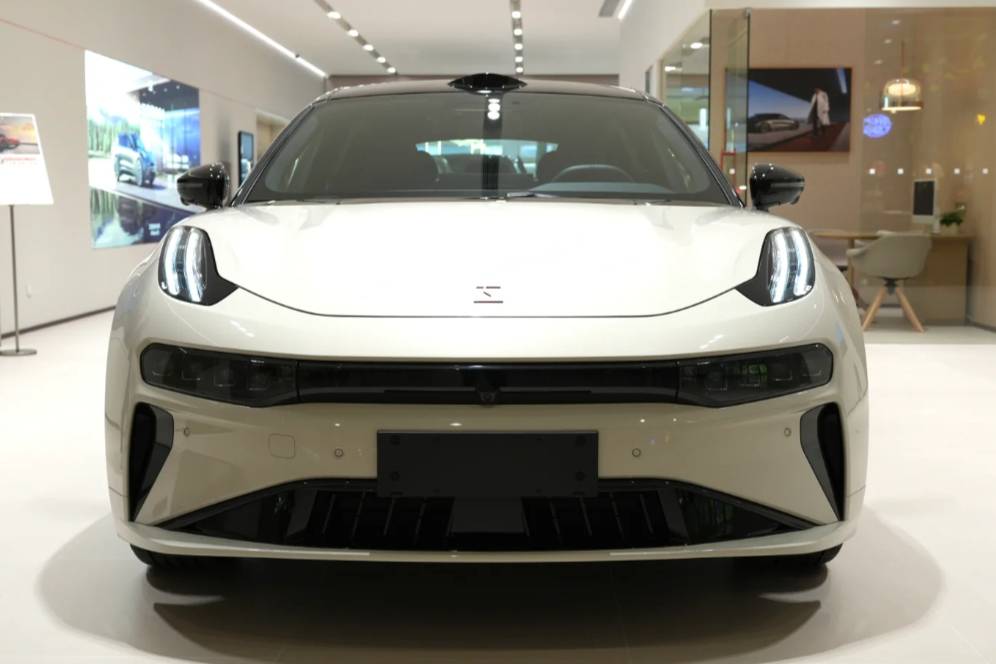 老車主的酸言酸語！25款極氪001智駕升級背后的真相是啥？