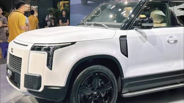 极石01是30万内唯一全地形豪华SUV